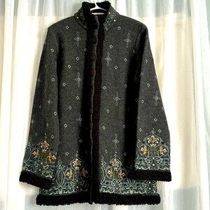 CoVelo Size M Women long sleeve wool trim Embroidered Cozy Jacket Grey/Black